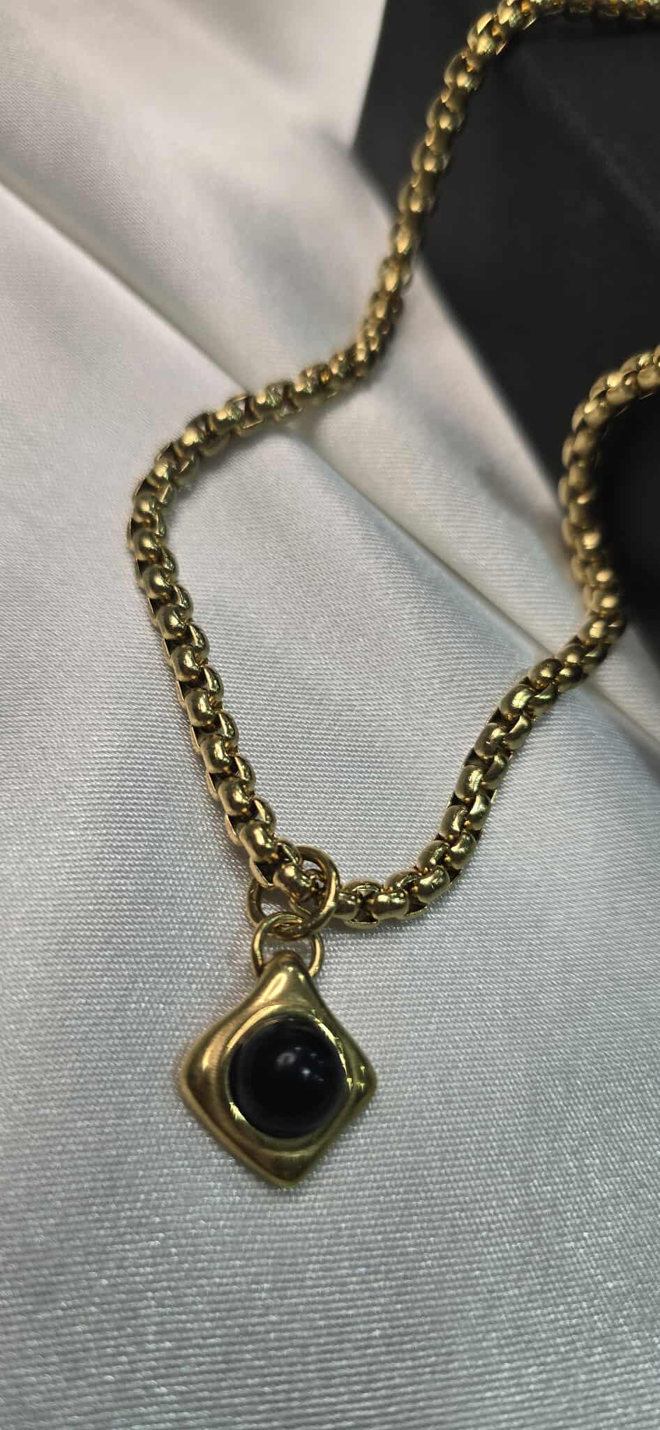 Retiazka so šungitom