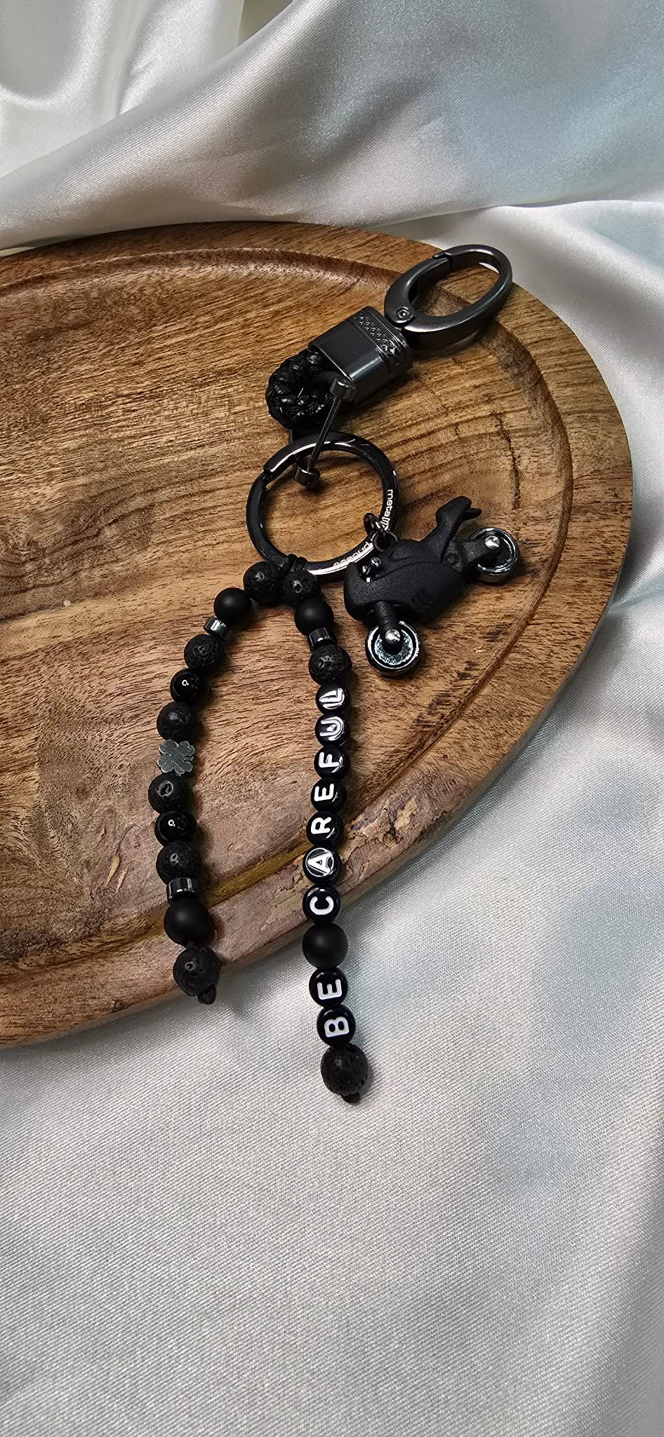 Personalizovaná kľúčenka Bud opatrný (á)