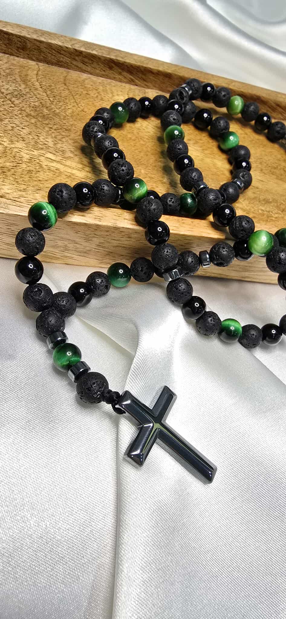 Náhrdelník v tvare Ruženca Tiger Glow 2