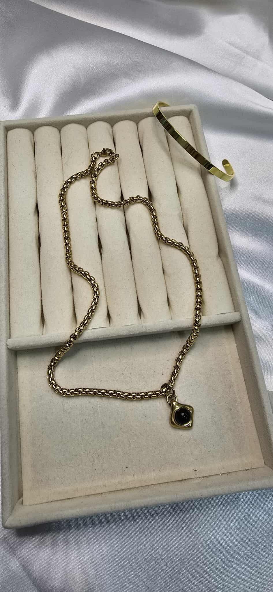 Retiazka so šungitom