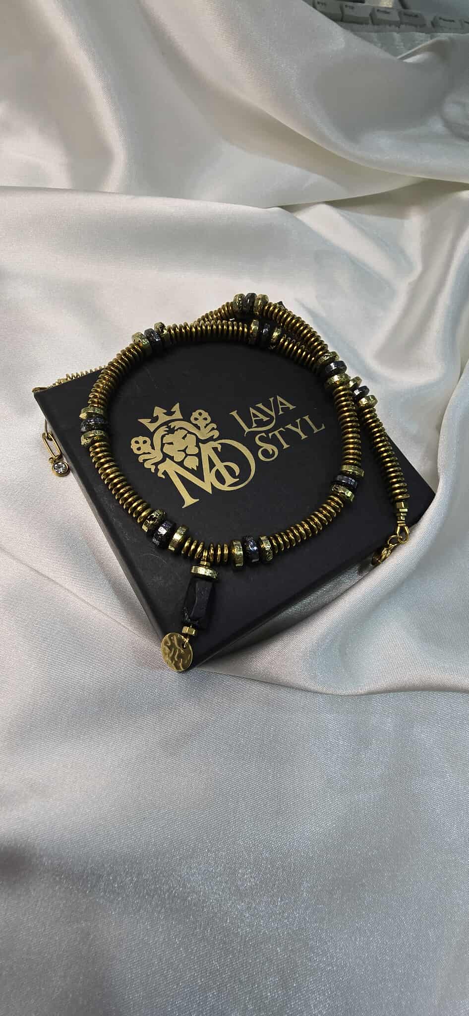 Náhrdelník Queen of Shadows