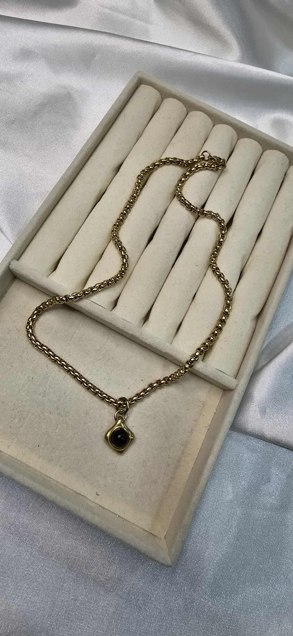 Retiazka so šungitom