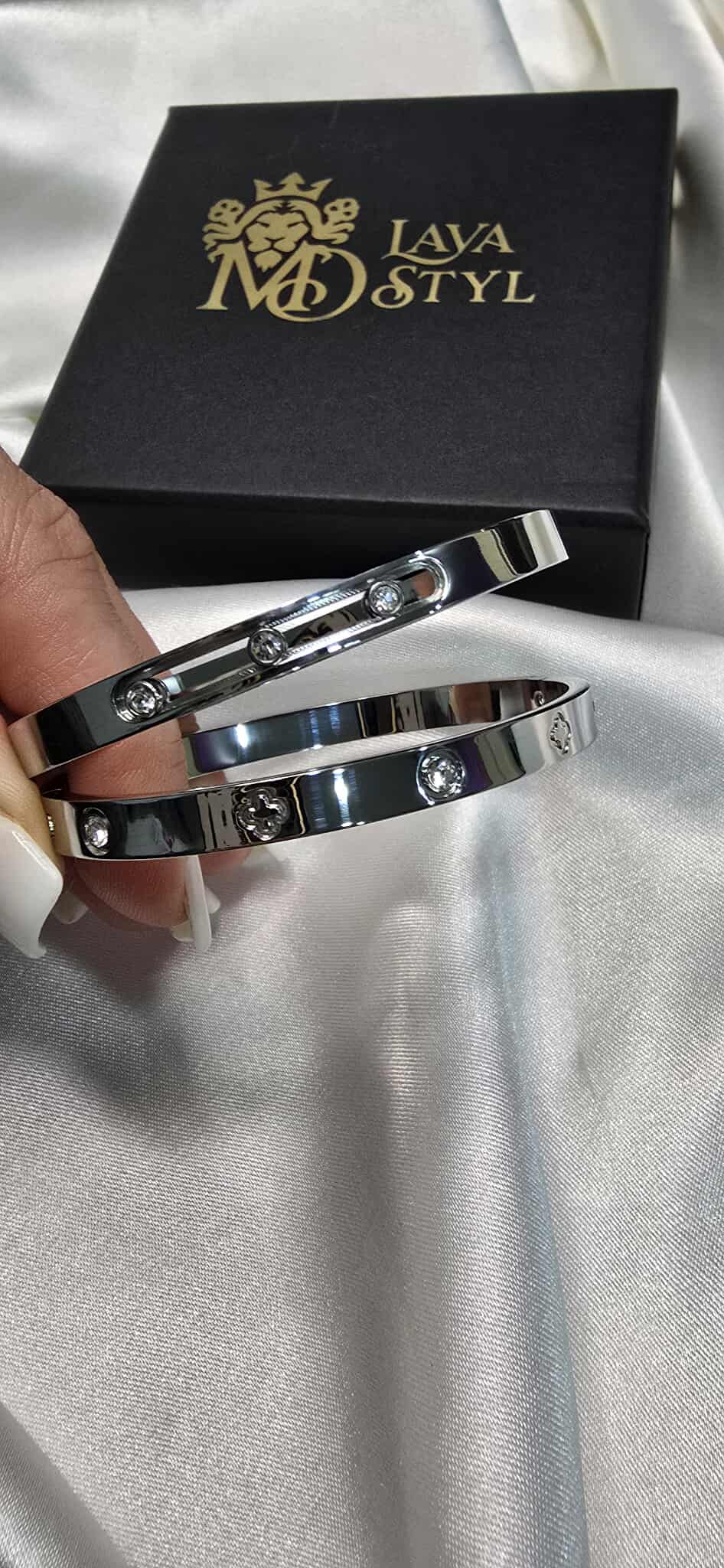 Náramok z nehrdzavejúcej ocele