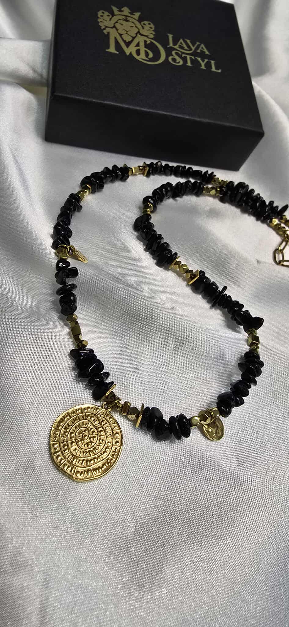 Dámsky minerálny náhrdelník Turmalín – Keltská minca