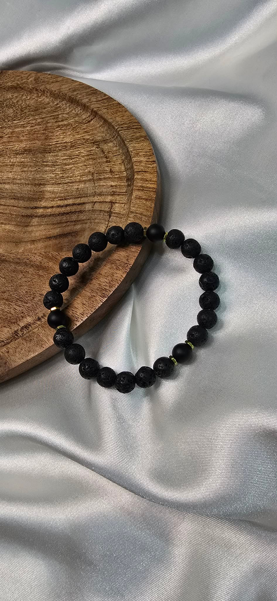 Náramok Lava Black Gold – lávový kameň, onyx & zlatý hematit