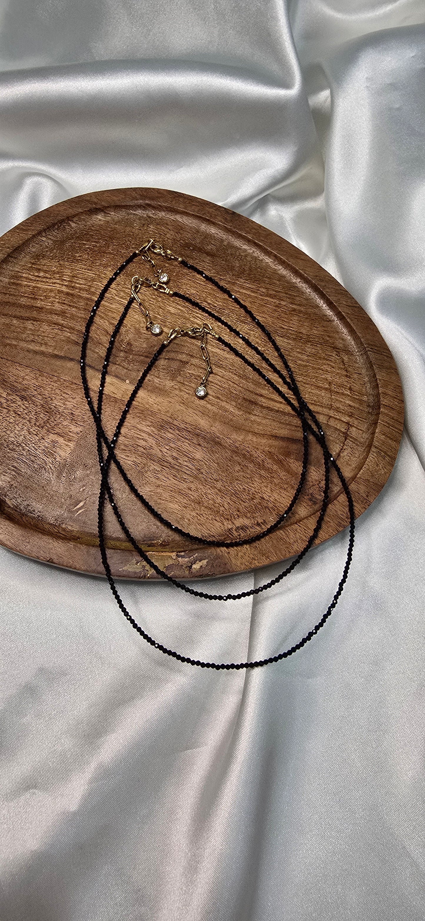 Minimalistický choker náhrdelník Spinel