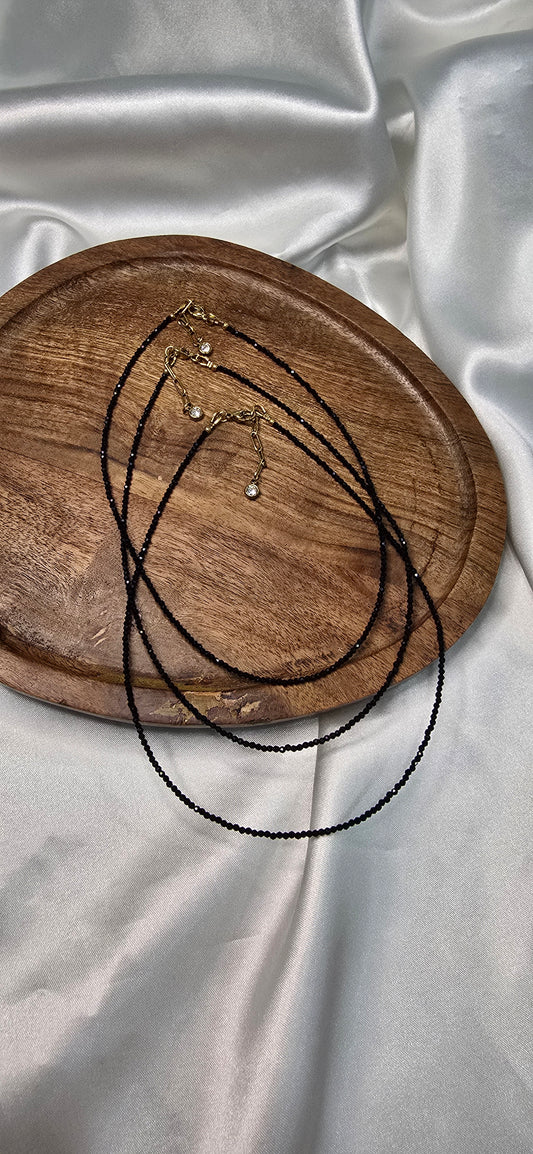 Minimalistický choker náhrdelník Spinel